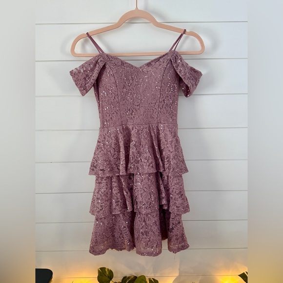 Off-The-Shoulder Dress - Picture 4 of 9